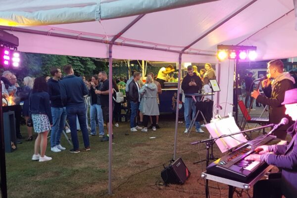 efff2fd4-15d1-462b-8097-049e4728c258